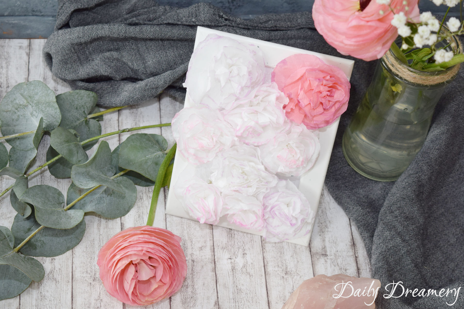 DIY Blumenbild aus Krepp-Papier, tolle Geschenkidee für Muttertag #diy #muttertag #blumen